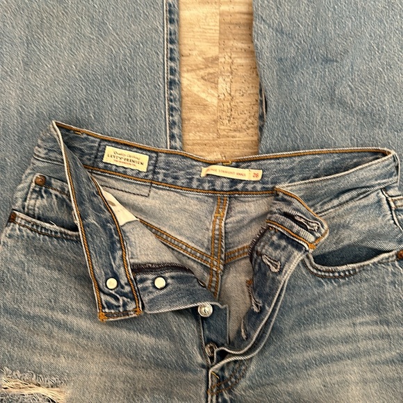 Levi’s Ribcage Straight Jeans - Picture 3 of 4